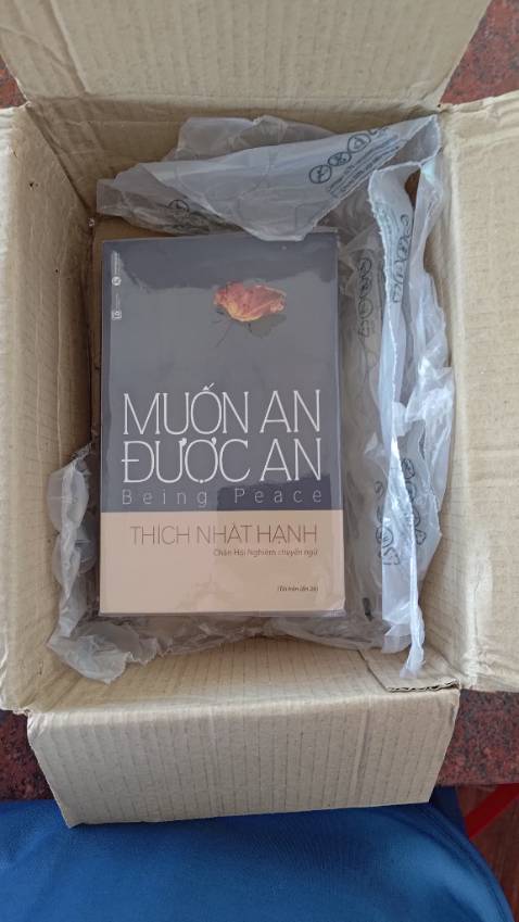 Đóng gói quá sơ sài, tại sao khách hàng mua gói bookcare ? Vì họ muốn sách của họ nguyên vẹn nhất có thể