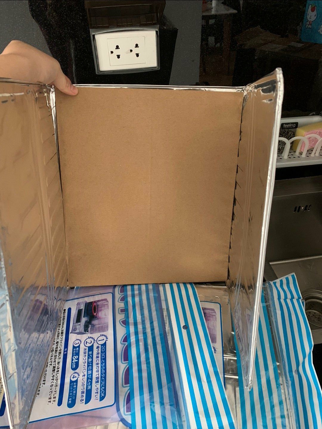 Tấm chắn dầu mỡ nhìn khá là đẹp nhé mn. Phủ hợp giá tiền. Mới nhận hàng thôi