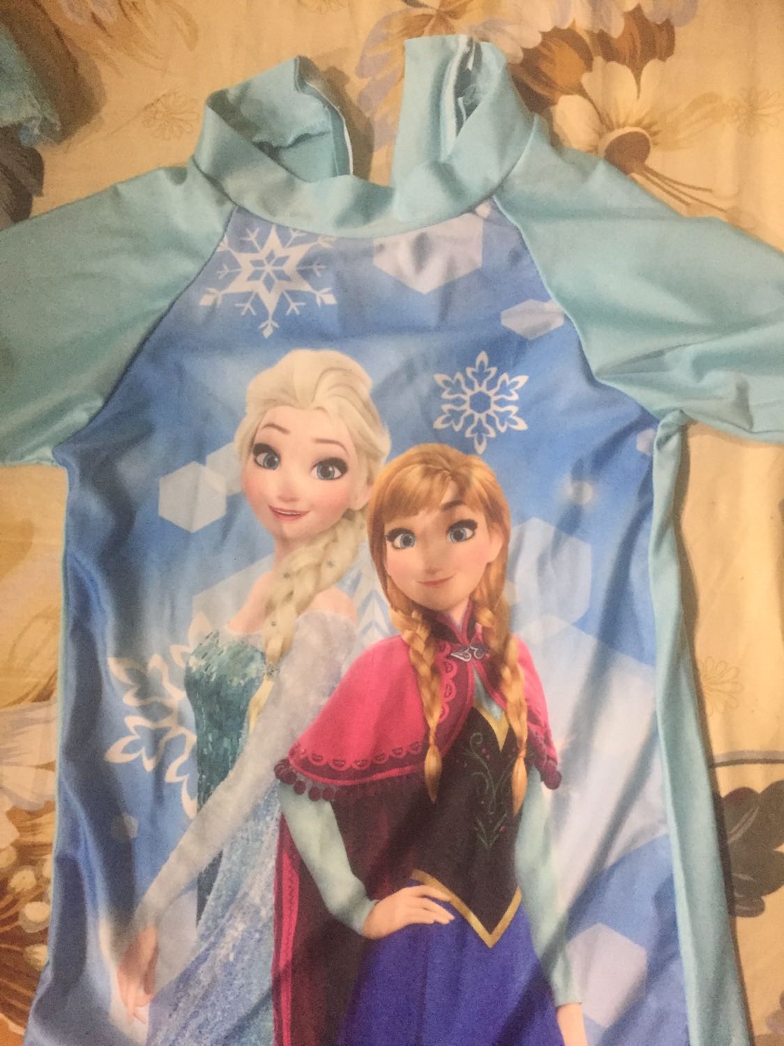 Mình mua cho em gái mình, ẻm năm nay 10t mình mua size 9-10t nó mặc vừa như in. Cảm ơn shop