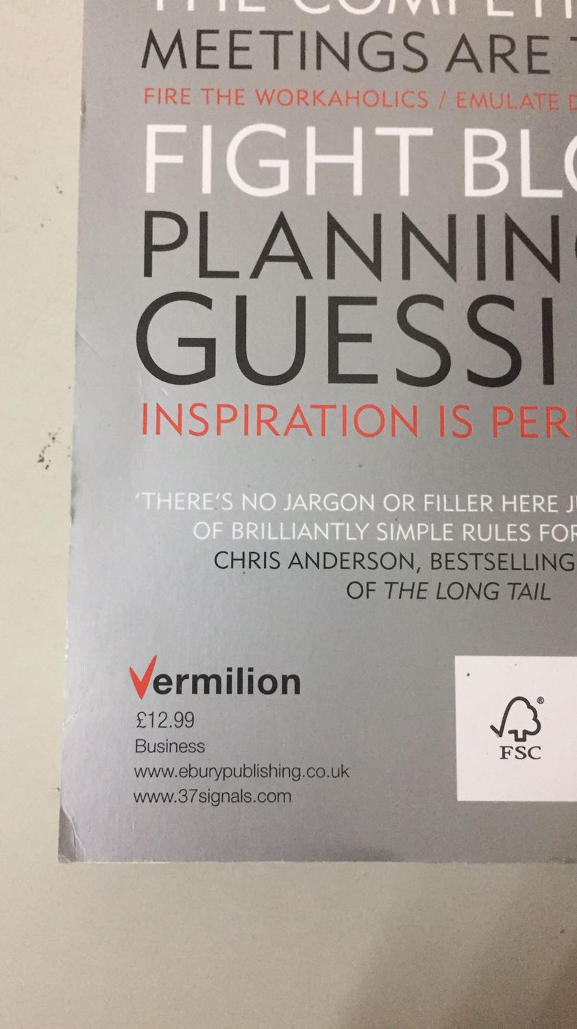 Thông tin mô tả ghi là bản hardcover, nhưng sách được giao là paperback
Bìa sách bị cong, nhiều vết xước như sách đã qua sử dụng
Đề nghị các bạn đổi lại sách cho mình