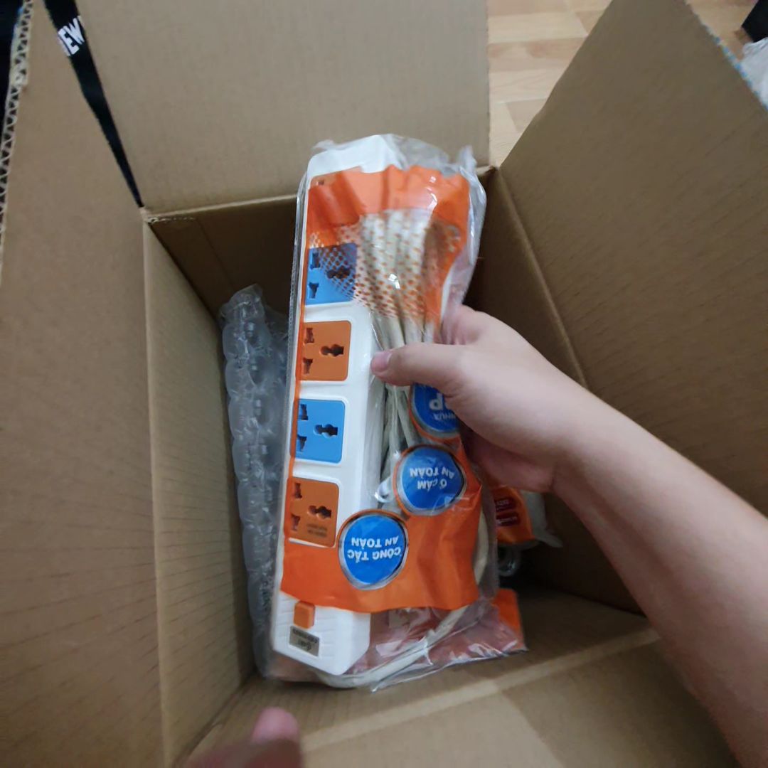 Shop liên hệ giao nhanh, shop giao đúng, đủ các sản phẩm đã đặt.