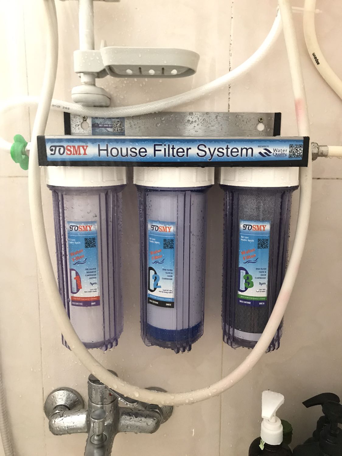 Sản phẩm đúng như hình. Phụ kiện kèm theo rất thuận tiện cho việc lắp đặt.