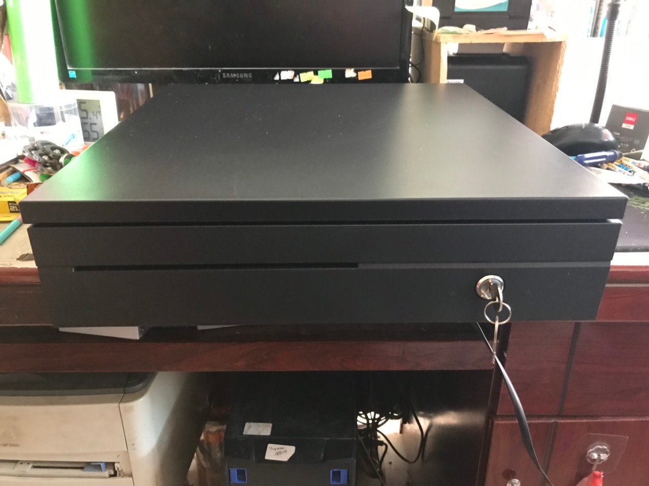 Đặt hàng mà không giống mẫu ảnh gì cả, được cái nhận hàng nhanh mà hàng cũng đẹp. Nên vẫn cho 3 sao