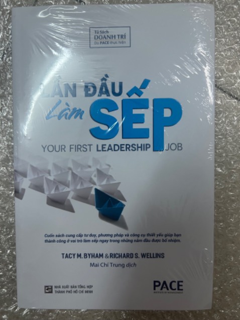 Sách nhận đủ, shipper thái độ khó chịu