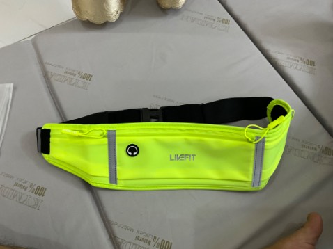 cũng ổn, nếu mặt sau của bao da làm bằng *** hay cô tông thì tốt hơn