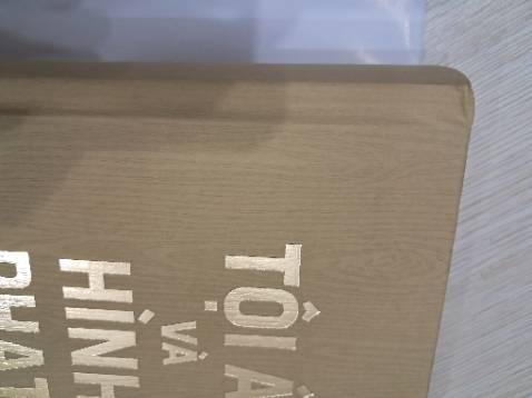 Sách hơi bị móp nhẹ nha