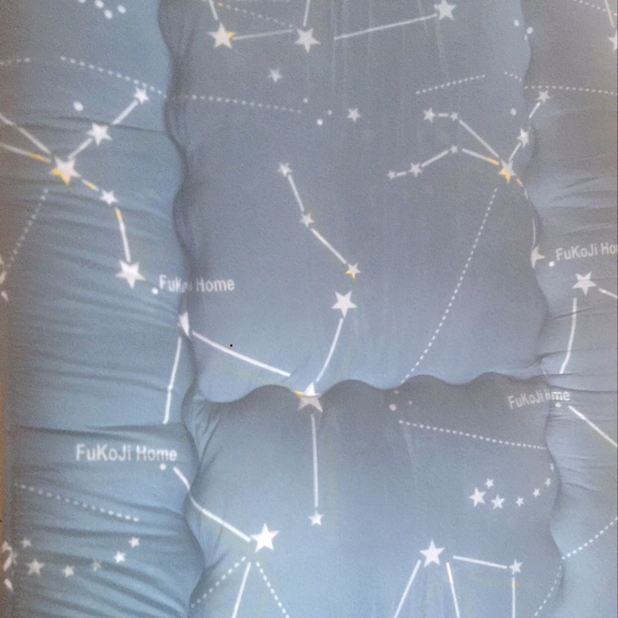 Sản phẩm nằm êm , gọn nhẹ, đúng như giới thiệu mô tả. Rất đáng mua.