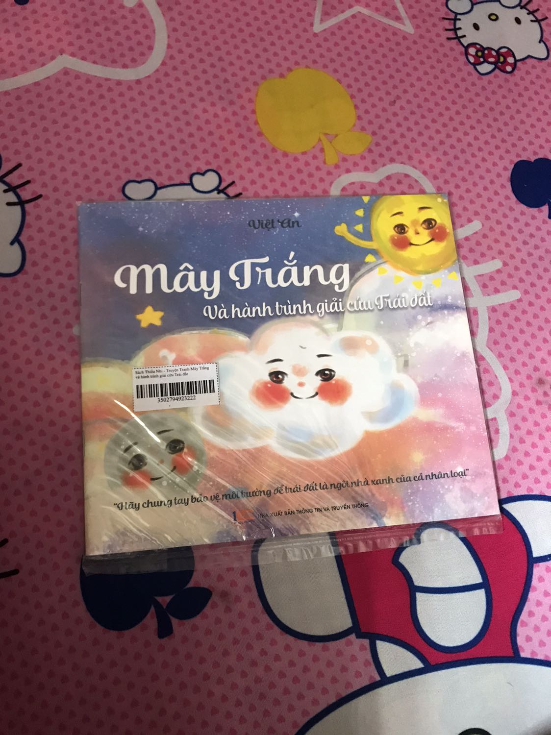 Sách hay và ý nghĩa nói về tình trạng ô nhiễm môi trường. Bên giao hàng vận chuyển tốt, gói hàng kỹ.