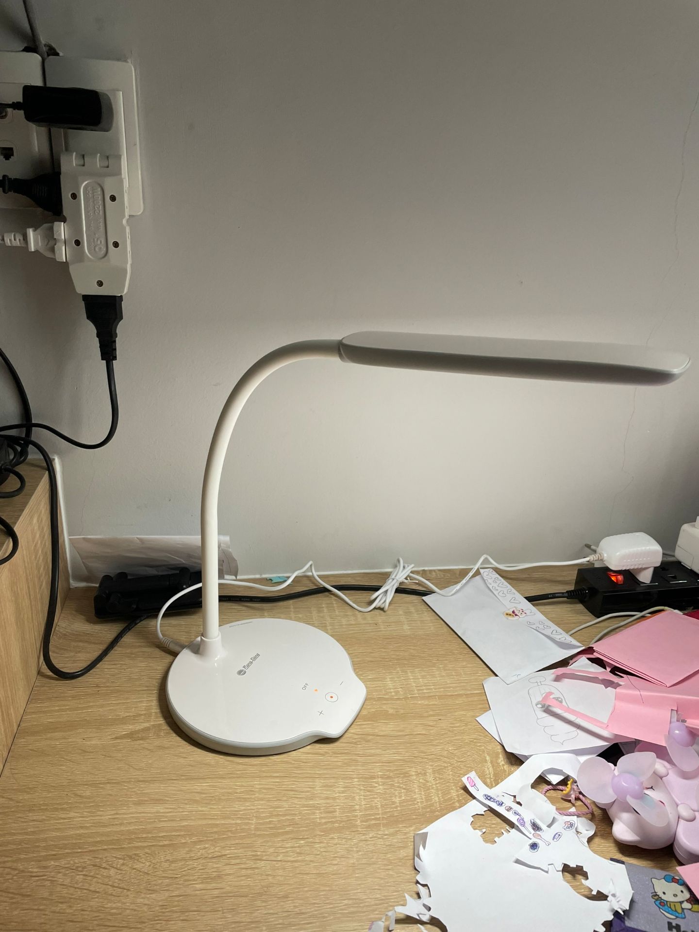 shop giao hàng không đúng sản phẩm. yều cầu shop đổi lại đúng sản phẩm đã đặt