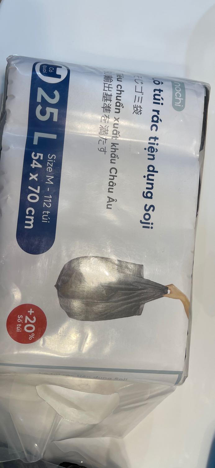 Đặt loại màu mà giao 2 túi toàn màu đen, túi có quai tiện để buộc miệng lại, hơi mỏng nhưng có vẻ dai, để dùng xem thế nào Đặt loại màu mà giao 2 túi toàn màu đen, túi có quai tiện để buộc miệng lại, hơi mỏng nhưng có vẻ dai, để dùng xem thế nào