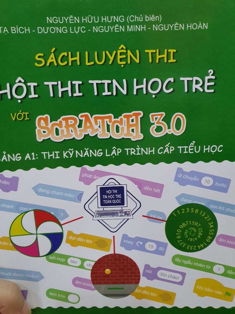 Sách in màu và trình bày rất dễ hiểu, phần đề thi nhiều, rất tốt để học nâng cao hoặc luyện thi Tin học trẻ, cho shop 5 sao, sẽ ủng hộ các lần sau!