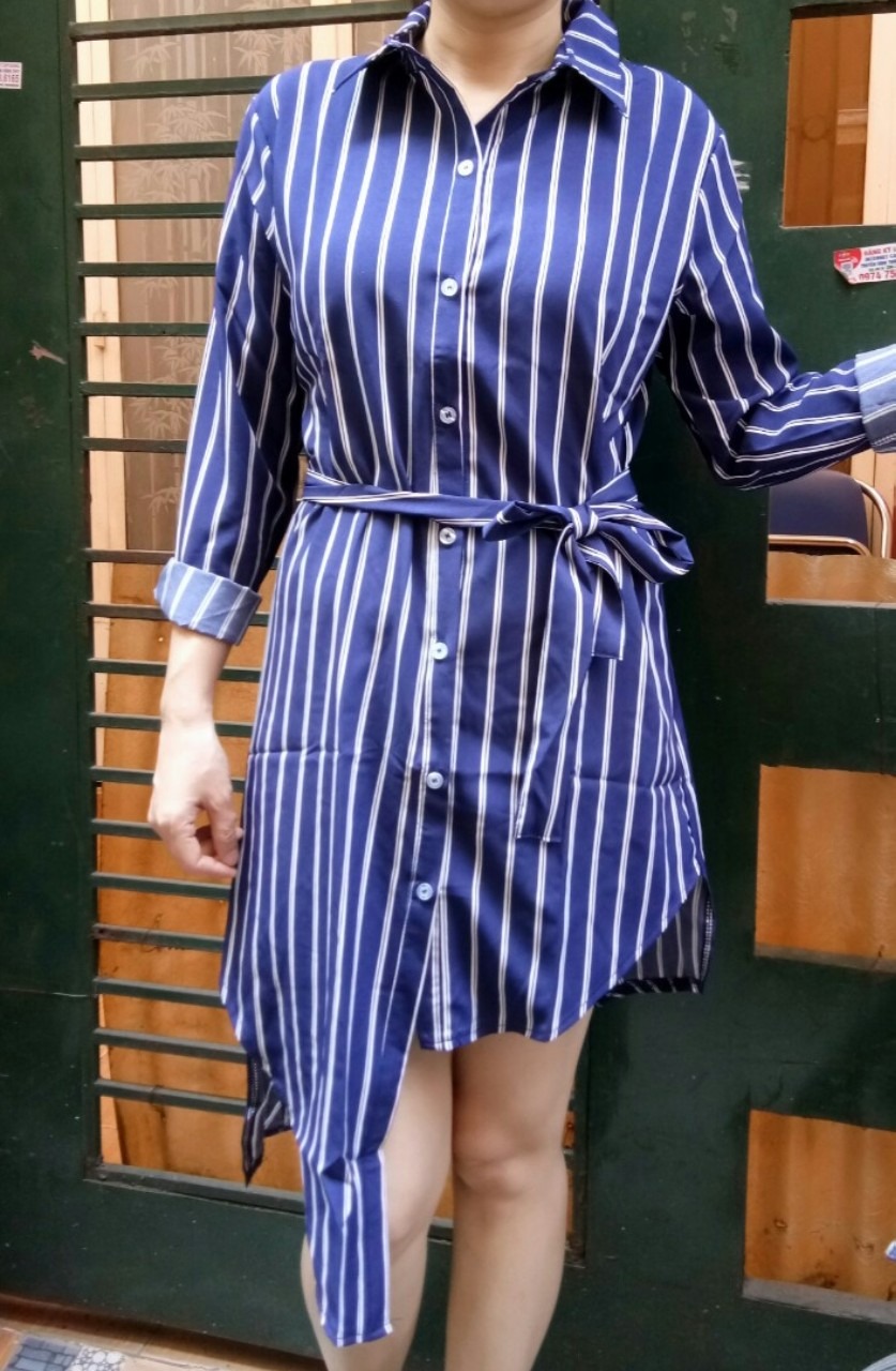 Chất liệu vải rất đẹp, form áo chuẩn. Dây cột mình làm 2 kiểu : cột nơ cổ nhìn duyên dáng, cột eo thì nhìn nữ tính. Tạm hài lòng.