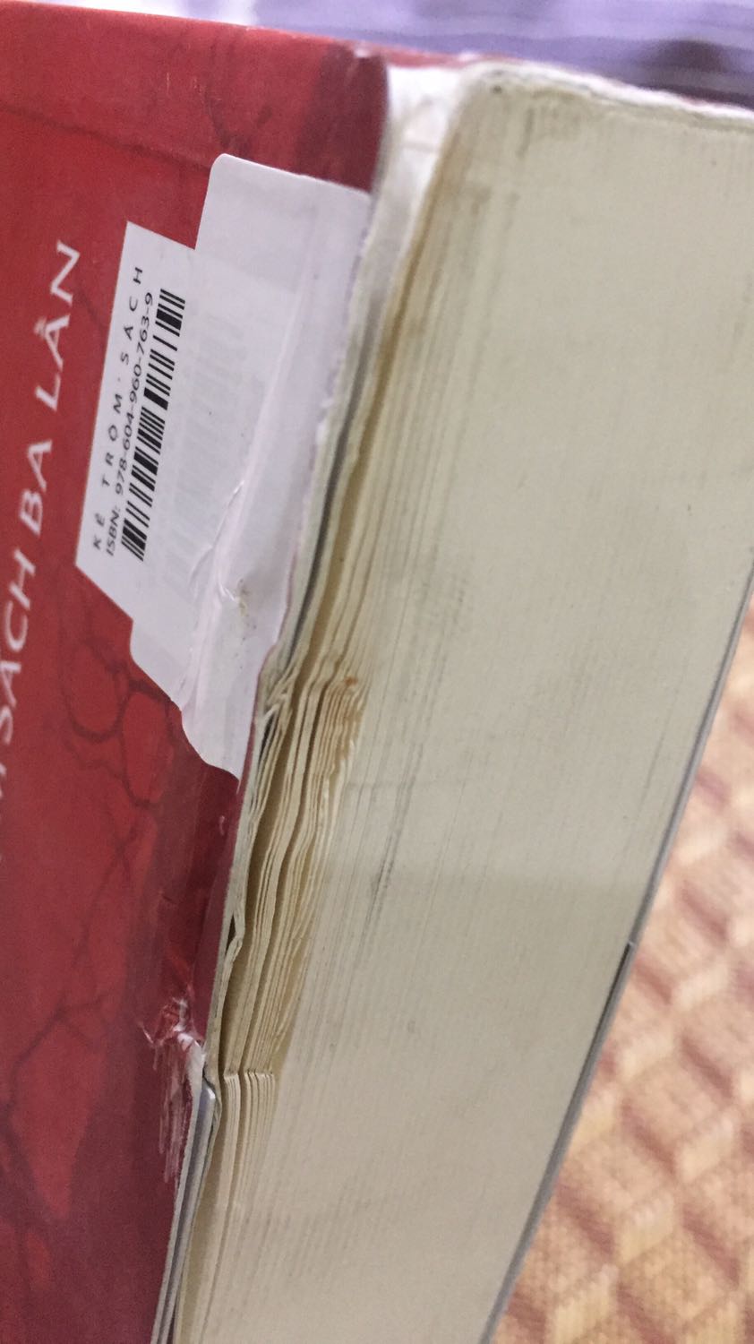 Tiki giao nhầm phiên bản “Kẻ trộm sách” cho mình. Sản phẩm hư hỏng do vận chuyển. Đề nghị Tiki đổi lại cho mình sản phẩm khác