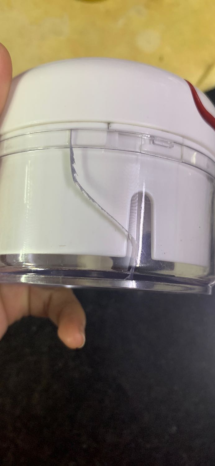 Mới khui ra đã bể cần đổi lại gấp .. bên giao hàng làm ăn kì quá