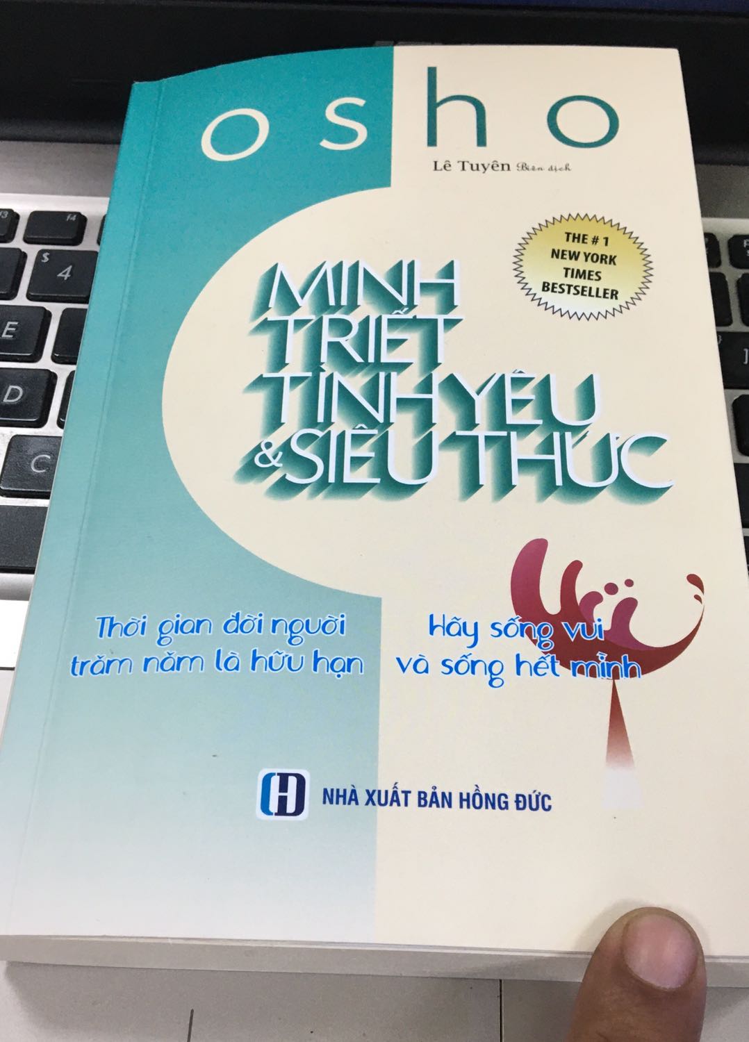 Hình thức tốt 
Nội dung thì tuy cảm thụ của môi người thôi. Theo mình thì khá hấp dẫn. Một cái nhìn mới.