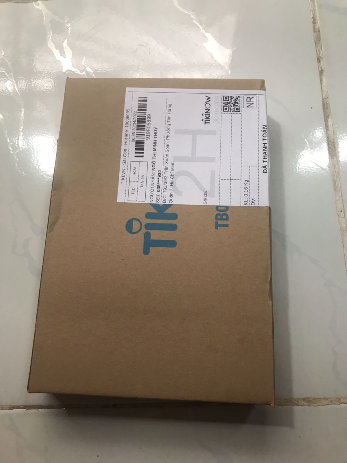 Mua lúc giảm giá nên giá khá mềm, được tặng hẳn 2 bịch thun cột tóc, mình đã bỏ thử vào tủ đồ, thấy thơm nhẹ nhẹ thôi. Nhưng vậy ok rồi. Cảm ơn shop và Tiki.