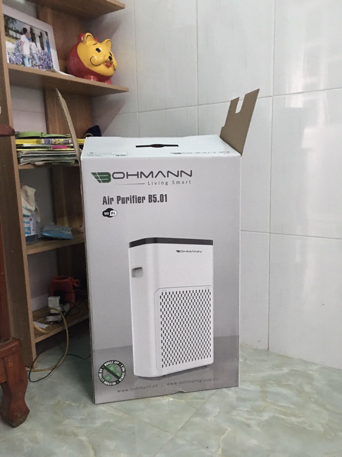 Tiki gói hàng cẩn thận, giao nhanh. Máy thiết kế đẹp, sang, chạy êm ru k ồn. Nhiều chức năng, dùng app dk rất tiện. Hãng hổ trợ nhanh. Rất hài lòng, mọi ng nên mua nhé. Mình mua đợt mega sale nên giá hạt dẻ lắm.