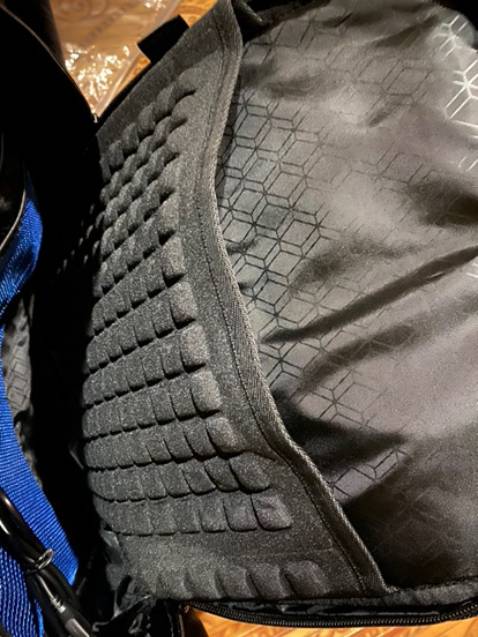 Đã mua 1 lần tại shop và quay lại mua tiếp vì thấy hàng rất chất lượng. Lần này cũng vậy, hàng rất đẹp và chắc chắn, mà giá lại rẻ, mình mua tặng luôn em mình một chiếc. Thấy shop cũng uy tín, nhiều đánh giá tốt nên rất an tâm. Chúc shop ngày càng phát triển