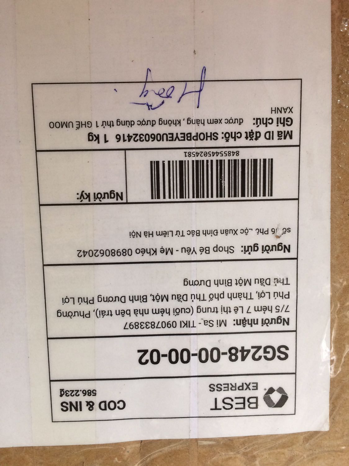 Giao hàng không đúng như đơn đặt hàng, ghế không phải hiệu Umoo và người bán cũng không đúng như trên đơn hàng, không loeen lạc được với tiki để đổi trả