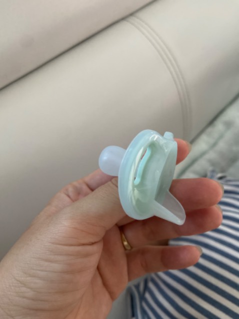 Silicon nguyên khối xinh và chắc chắn lắm ạ