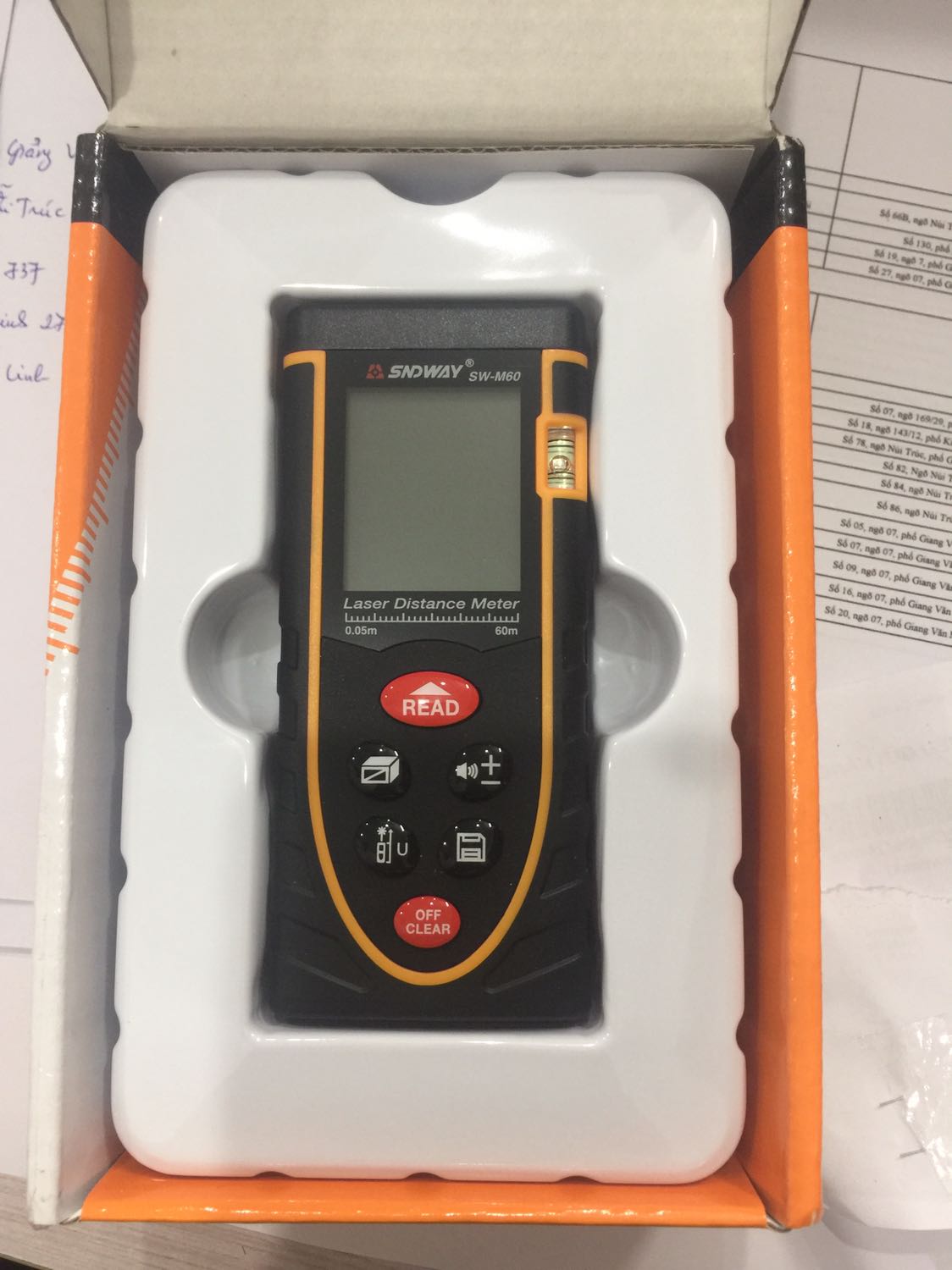 Đặt hàng là 1 mã, giao nhầm mã khác!!! Mã này đời cũ. Đo có 60m thôi. Khác hẳn mã mình đã đặt! Đề nghị Tiki xem lại!