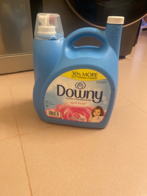 Mùi thơm lâu và thơm nhẹ khi quần áo khô. Sản phẩm tốt