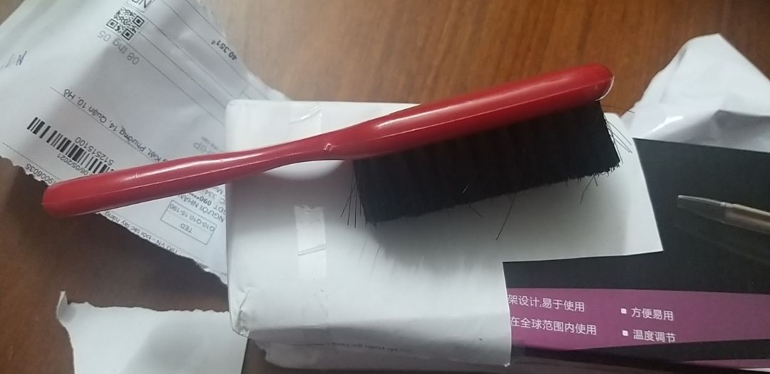 hàng k như hình. ghi là bàn chải lông ngựa nhưng khi nhận lại là nhựa. đề nghị trả hàng