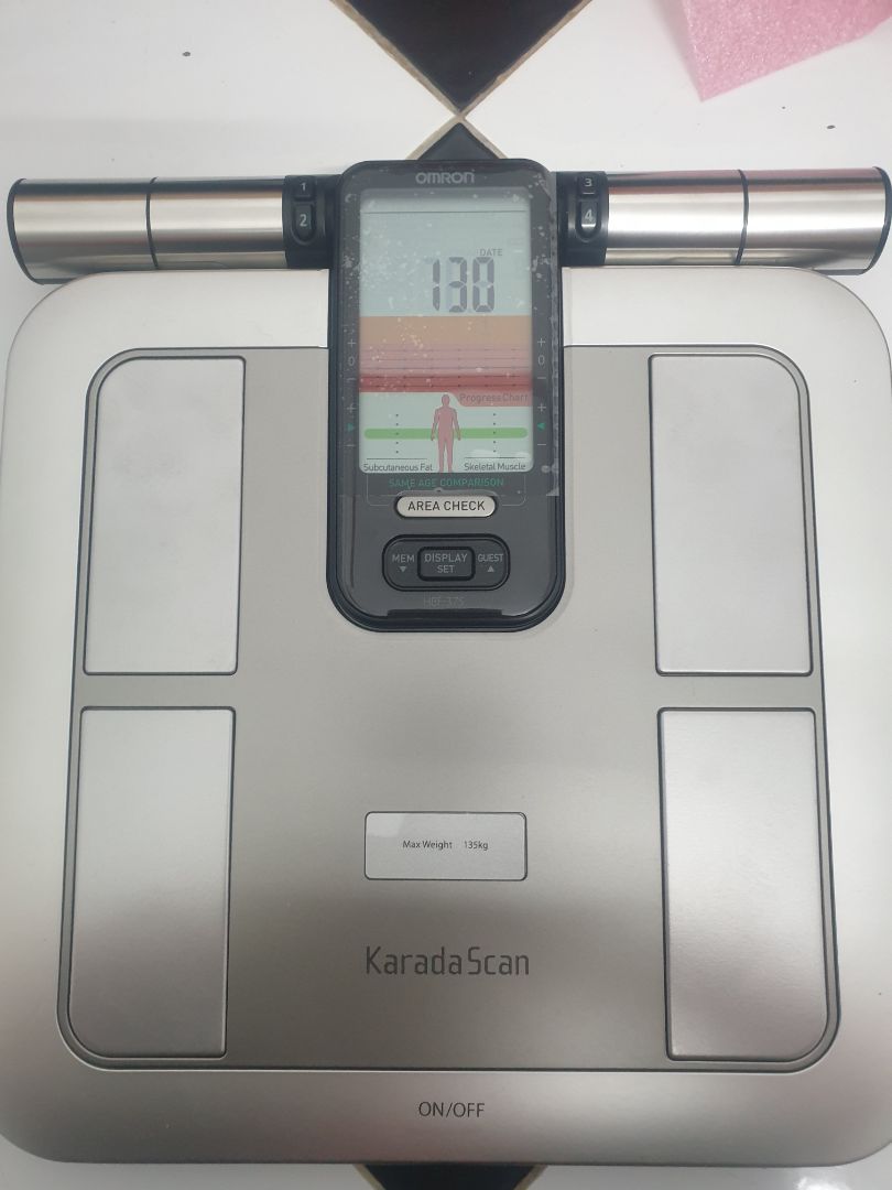 Từ SG ra HN mà Tiki giao nhanh thần tốc, hàng giá trị nên ký nhận cẩn thận. Máy đóng gói cẩn thận. Máy tốt, sách hướng dẫn tiếng Anh, chỉnh dễ. Nên mua.