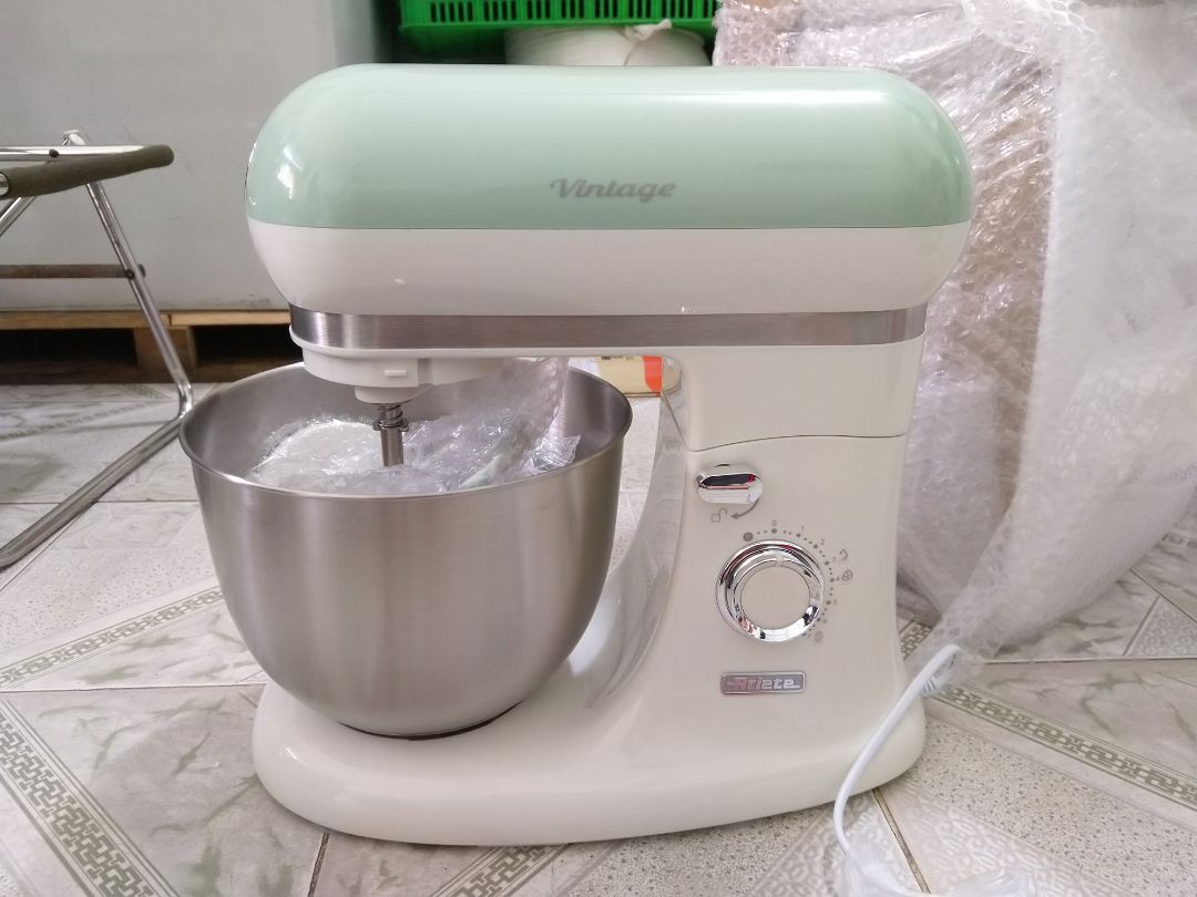 mẫu mã RẤT đẹp, chạy êm, mới lấy về nên cắm điện chạy thử thì sơ bộ thấy RẤT TUYỆT, còn độ bền thì để xài tgian mới biết, đặc biệt đóng gói RẤT CẨN THẬN.