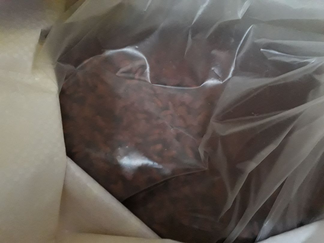 Thật đáng thất vọng ! Đề nghị tiki xem xét lại shop này ! Shop bảo có 20 túi nhỏ bên trong nhưng không hề có mà chỉ có 1 túi ! Điều này làm cho thức ăn này của mèo khó bảo quản hơn thay vì dùng túi nhỏ ! Mong tiki xem đánh giá của tôi ! Thật đáng thất vọng ! Đề nghị tiki xem xét lại shop này ! Shop bảo có 20 túi nhỏ bên trong nhưng không hề có mà chỉ có 1 túi ! Điều này làm cho thức ăn này của mèo khó bảo quản hơn thay vì dùng túi nhỏ ! Mong tiki xem đánh giá của tôi !