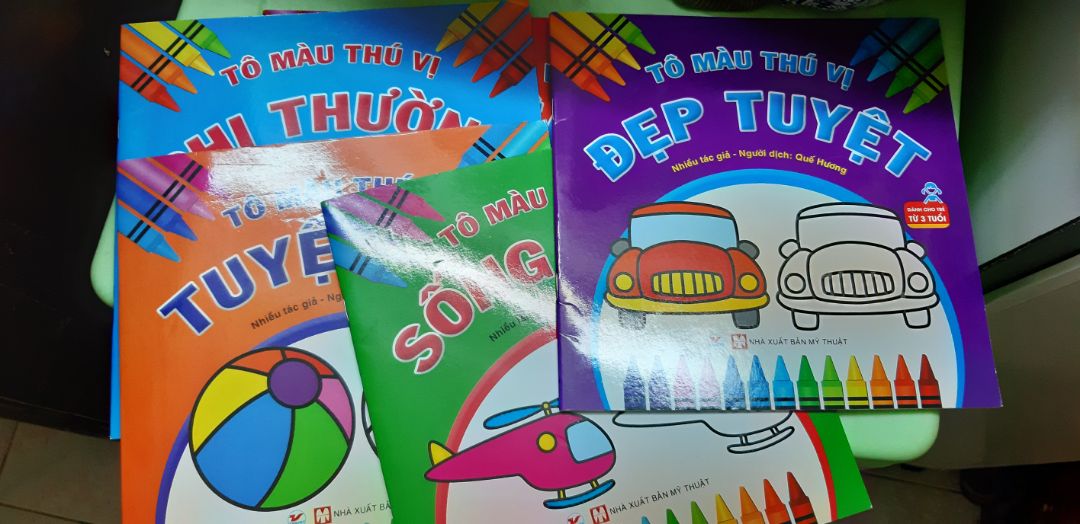 đóng gói cẩn thận, sách in trên nền giấy trắng, mịn, hình ảnh to, rõ nét, có thêm hình ảnh mẫu để bé có thể bắt chước theo