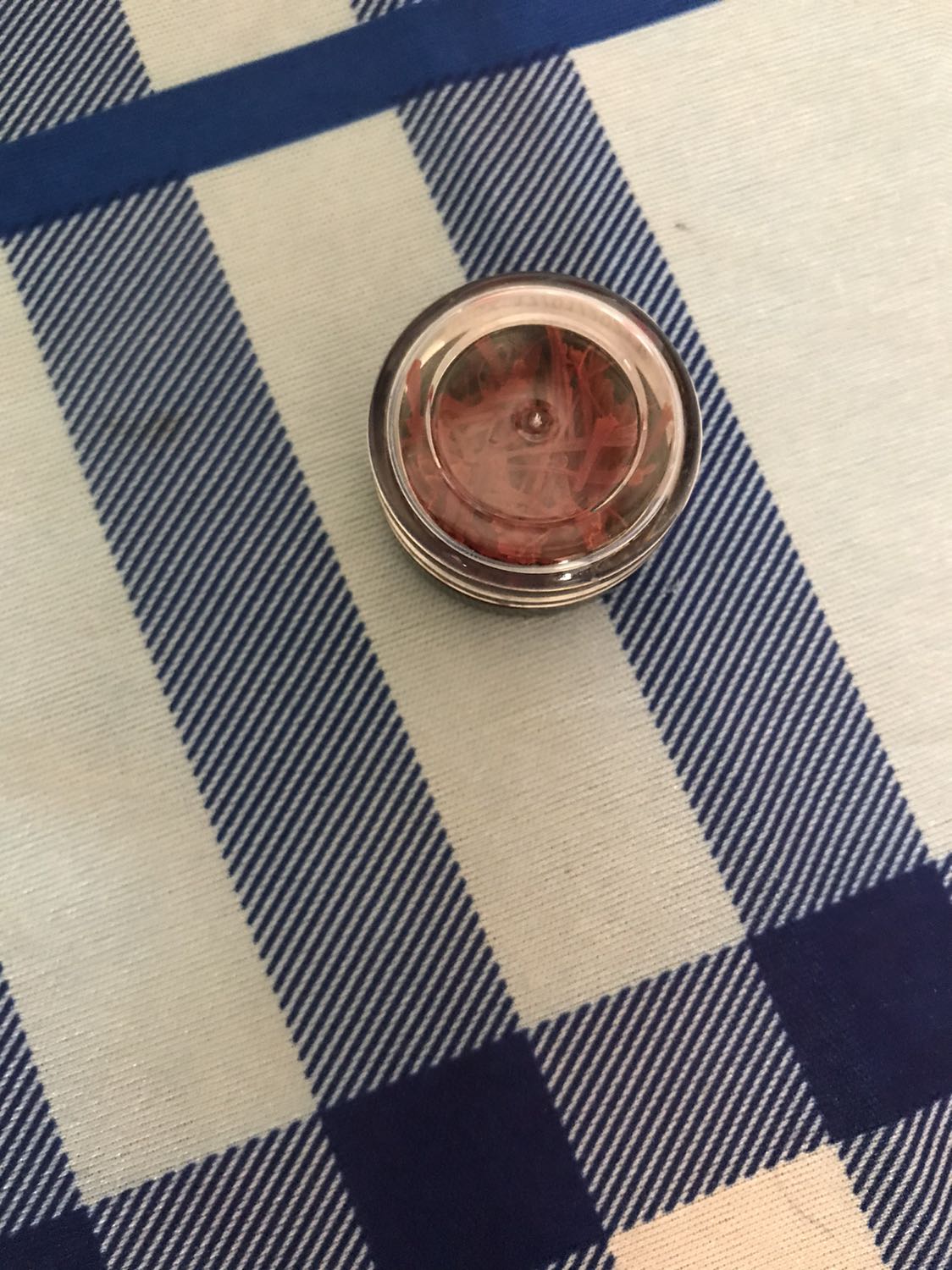 Mở ra tưởng hộp sản phẩm to lắm ai ngờ có 2g??,thôi kệ không sao,có tiền mua hộp to hơn.