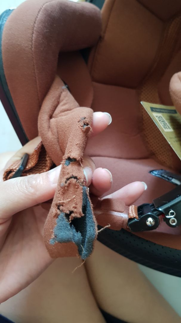 hi shop.. vui lòng cho mình đổi lại nón BH bị lỗi nhé, shop cho mình địa chỉ để mình gửi lại sp bị lỗi cho shop nhé. Shop vui lòng kiểm tra hàng cẩn thận trước khi ship cho khách giúp để tránh mất thời gian đổi trả ạ. cảm ơn shop.