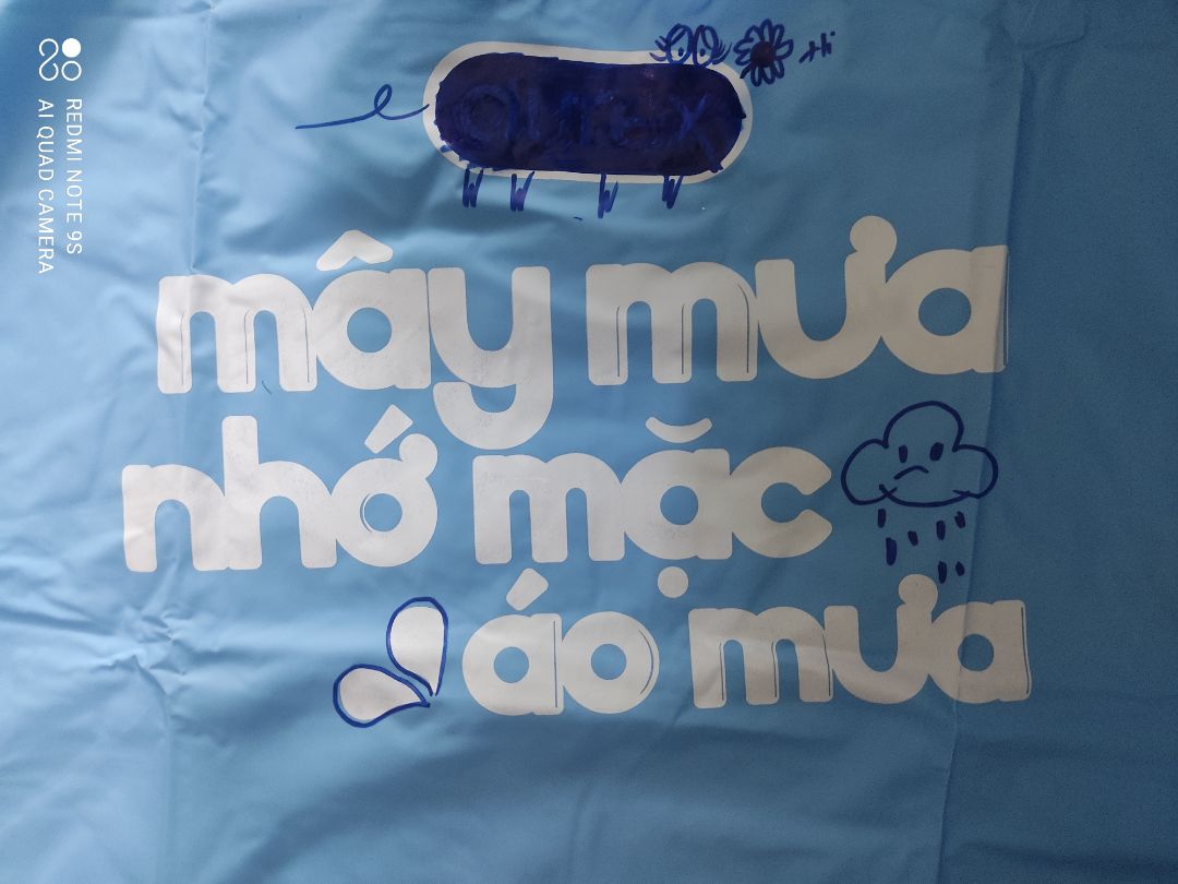 tặng áo mưa khác đc ko, làm phải tô vẽ cã thứ lên, chứ mặc kì lắm, ha há
