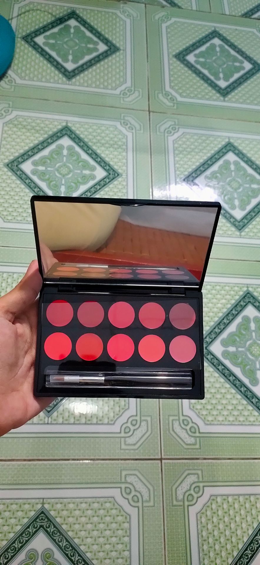 dog goi ki . sp dug hih .giao hag nhah . chat son mem hoi giog don duog co màu .hop nho tien loi nhiu mau tha ho dah thay doi tone .sp dag mua