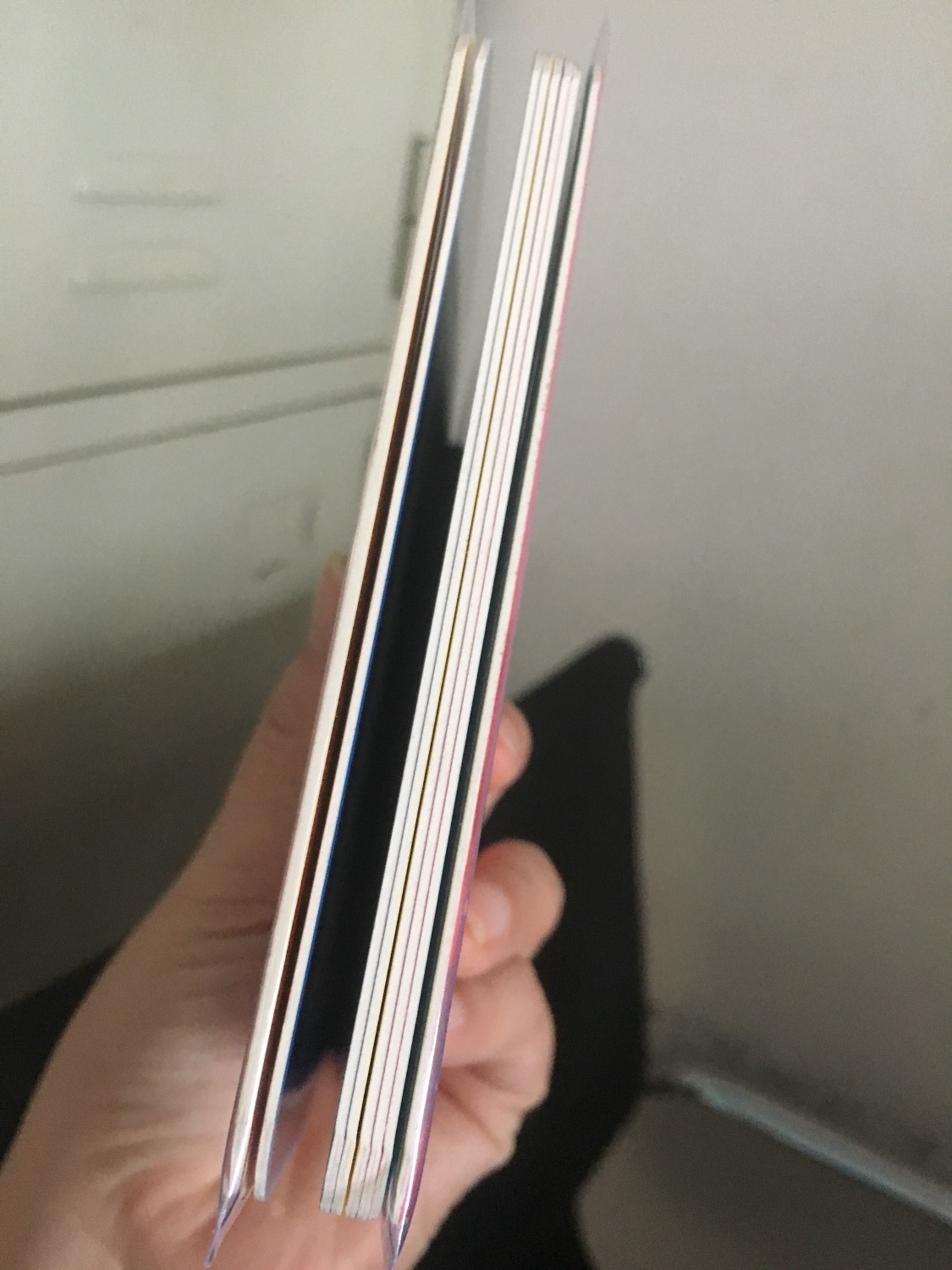 Trang sách rất dày, hình ảnh đẹp sắc nét, bé rất thích!