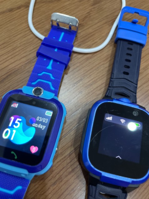 Ko nhận sim, phải chạy ra cửa hàng làm lại sim mới luôn vẫn ko dùng đc. Sim cắm qua đồng hồ khác bình thường