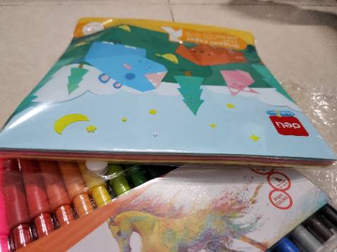 Đóng gói ko dùng hộp nên bị cong gập giấy gấp