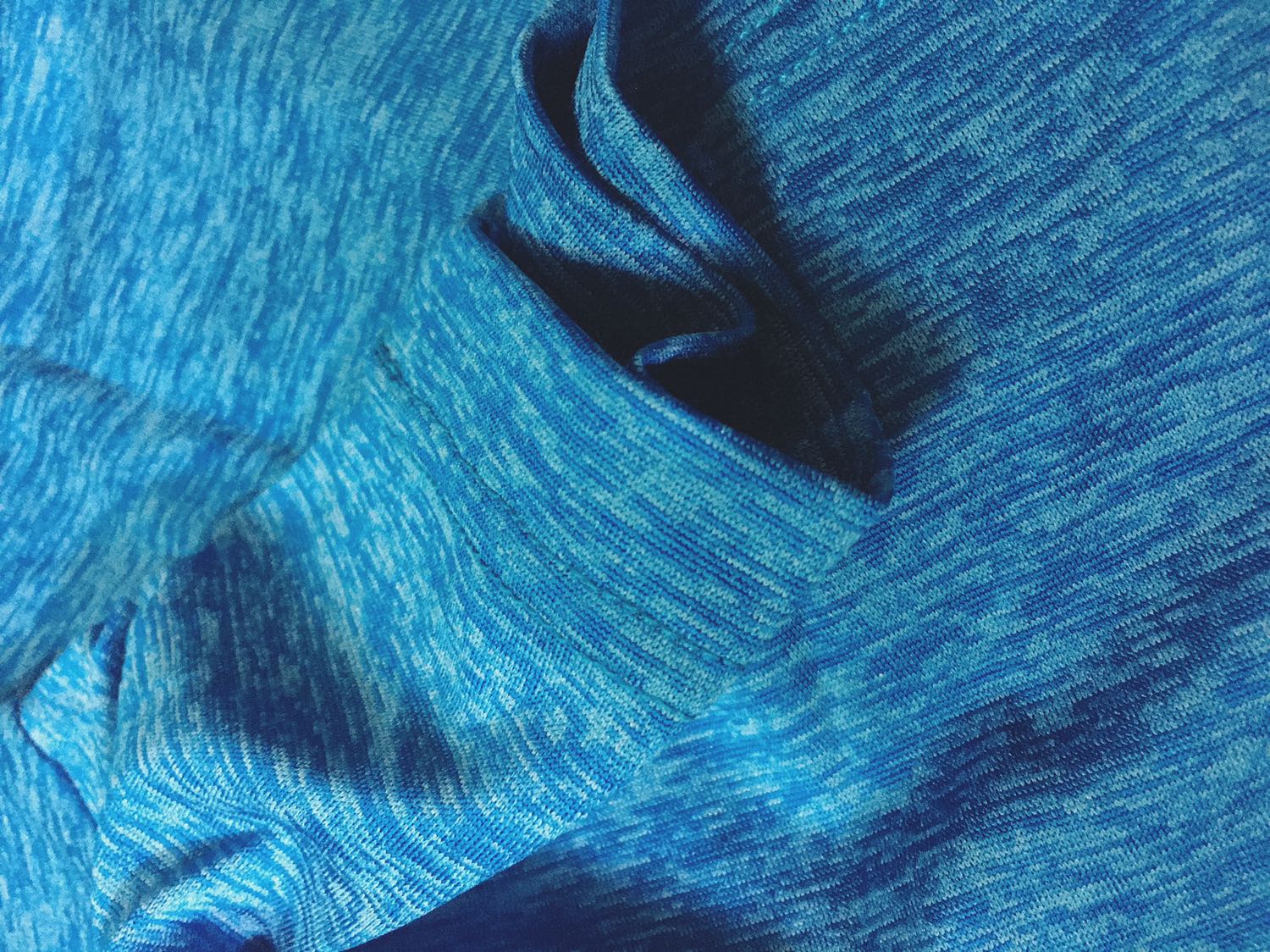 Áo rất đẹp, vải mát, chất lượng, giao hàng cũng siêu nhanhhhh?????????