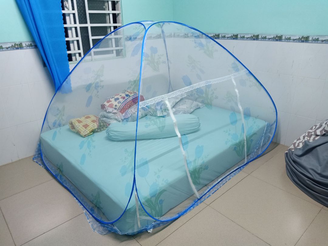 Giao hàng nhanh, đúng thời hạn.
Sản phẩm chất lượng. Đường may chắc chắn.
Tuy nhiên, do chóp mùng thu hẹp lại, nên vào trong mùng cảm giác hơi hẹp.