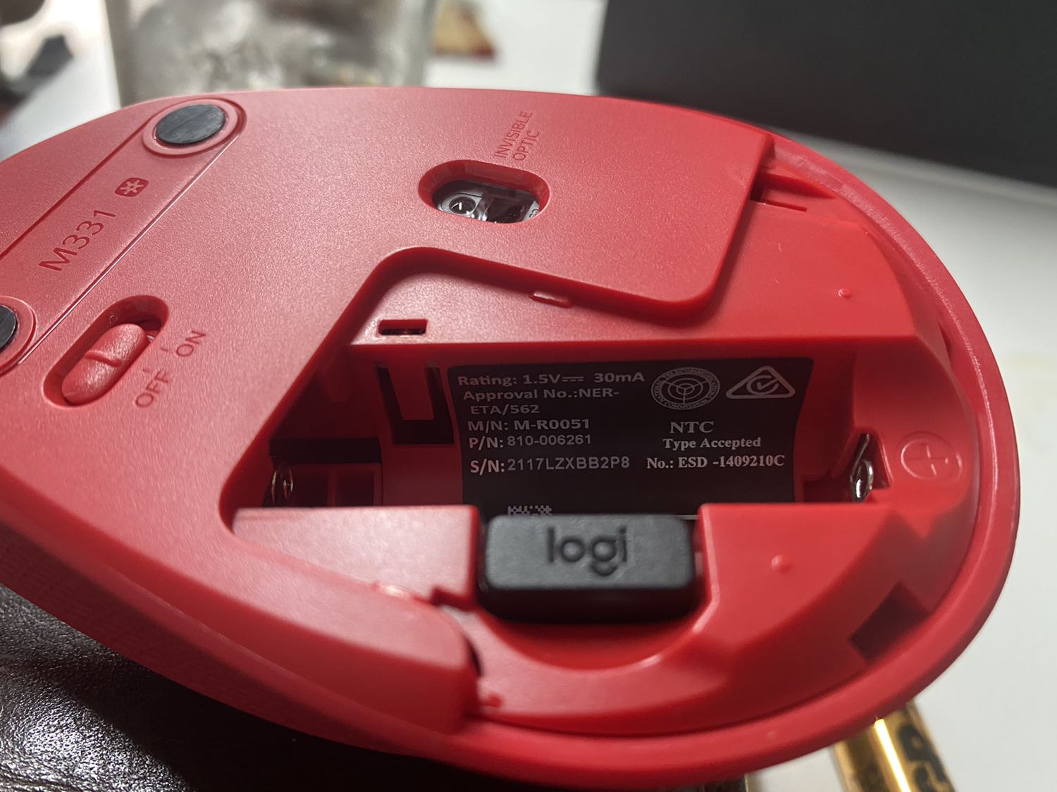 Hình như là hàng fake loại 1. Nhìn cái tem dán ko được chuẩn lắm