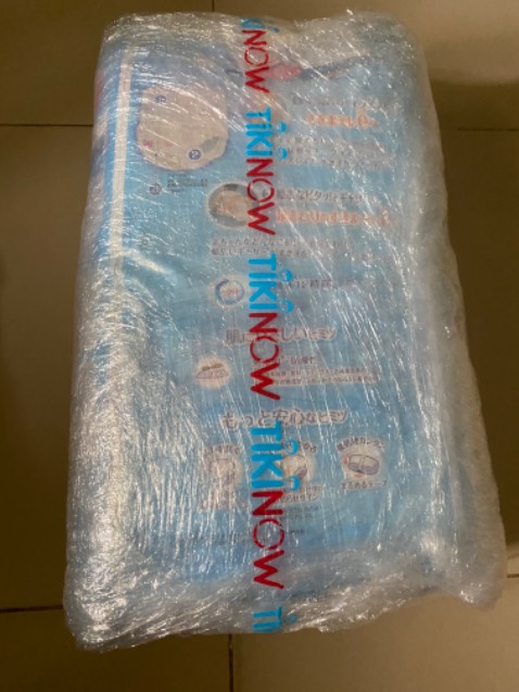 Tôi đặt tã quần bé trai mà đi giao tã quần bé gái. Yêu cầu hỗ trợ sản phẩm đổi lại liền thì bảo chờ 3-5 ngày. Vậy lúc lấy tiền của khách hàng Tiki có chờ ko? Mà cái đơn hàng ghi rõ ràng tã bé trai mà đi giao tã bé gái thiệt cạn lời.