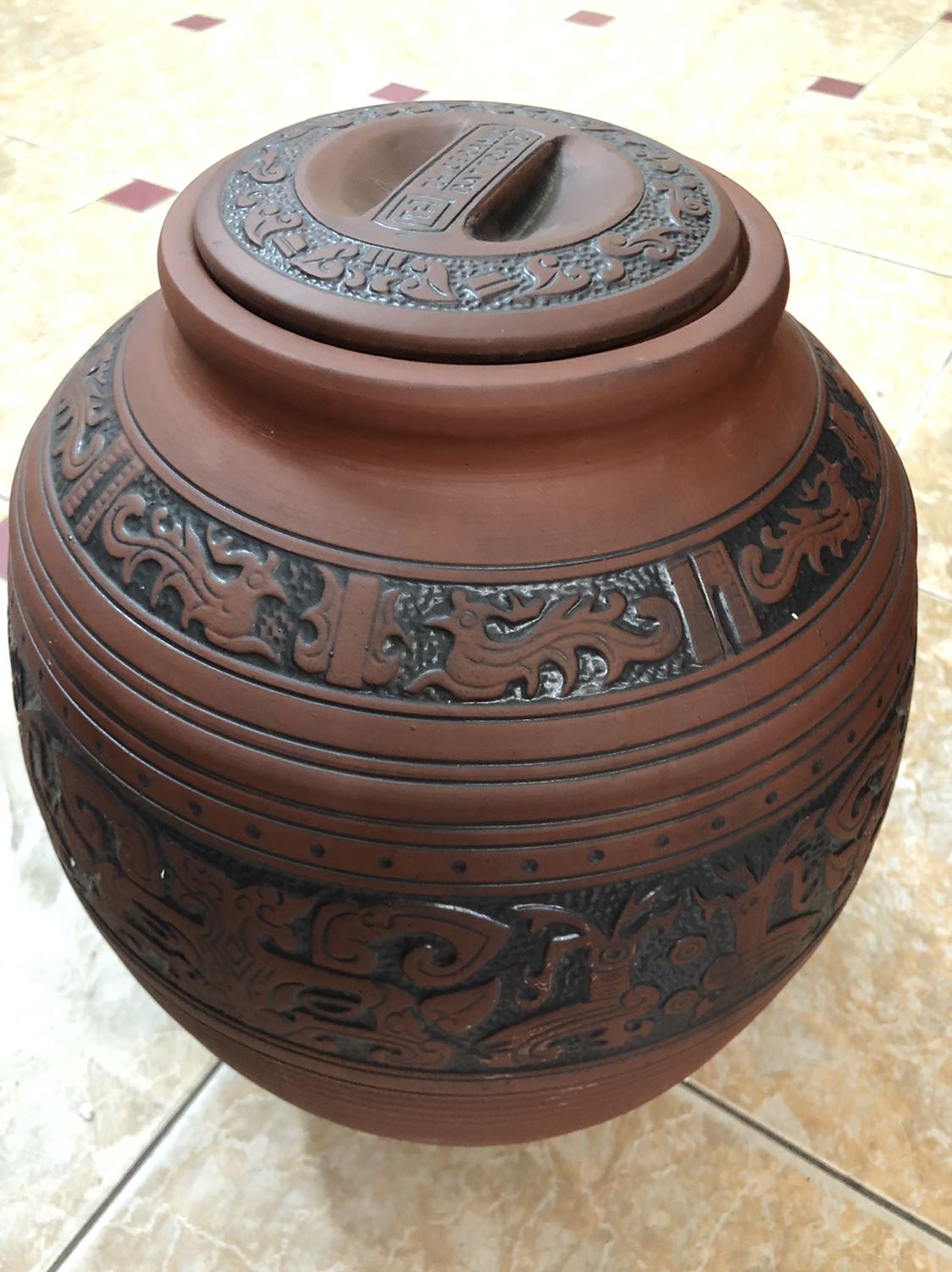 Thực tế không chính xác như hình quảng cáo, nhưng cũng đẹp, do không biết nhiều về sành nên mình chỉ nói được vậy, chụp hình để phần nào các bạn cảm nhận