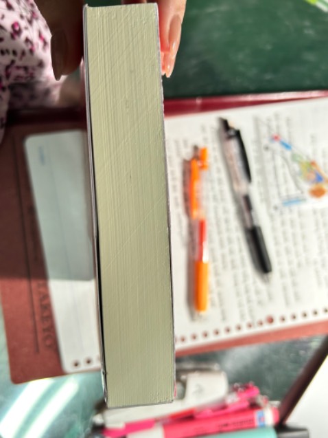 Sách rẻ, giao nhanh, nhưng sách bị mất thẩm mĩ ở một số chỗ