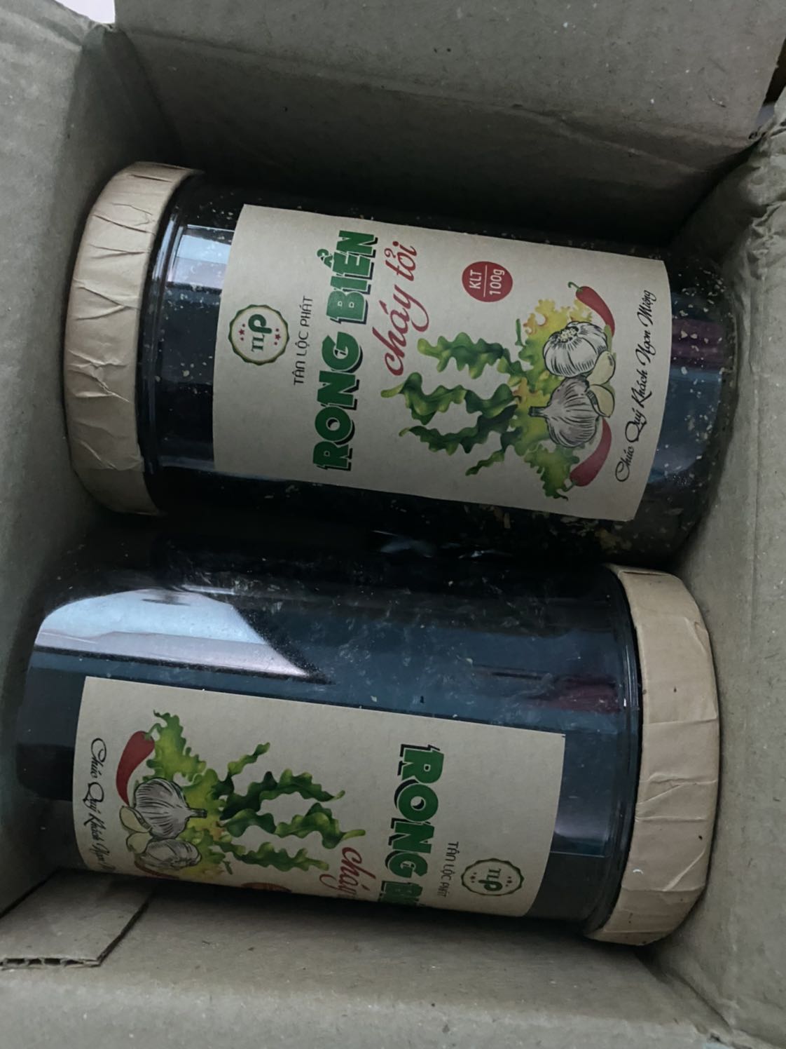 Rong biển ko giòn mềm, hơi dai. Tạm được chứ không ngon bằng một số loại mình mua ngoài siêu thị. Có vị cay nhẹ nên ko cho bé ăn được.
Đóng gói và bao bì đẹp