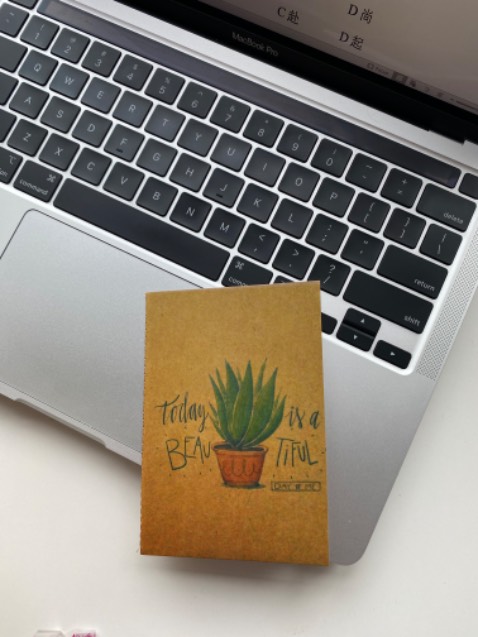 sách khá hay mặc dù hơi khó hiểu xíu vì đây là tài liệu cho bài tập môn đại cương nên p mua để nghiền ngẫm shop còn tặng cho quyển sổ nhỏ xinh hihi