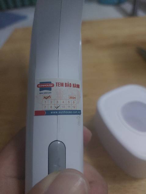 Mình đặt giao hàng now,giao tới là cây vợt cũ đã sử dụng,bảo hành của khách trước.gian hàng này của tiki làm ăn dối trá khách hàng.mình đổi trả hàng đến nay vẫn chưa nhận lại được hàng.tốn tiền đặt now,giao đồ seconhand,rồi lại chờ đổi trả.người ta đặt now thì khi đổi trả cũng phải giải quyết nhanh gọn mới hợp lý,đằng này... Mọi người nhìn xem phải tem mác bảo hành xem phải ko.