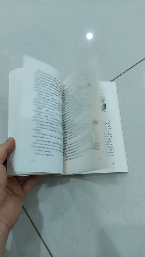 sách chữ nhiều nhưng dễ đọc. cuốn sách bé cầm vừa tay. giấy in đẹp. giao nhanh