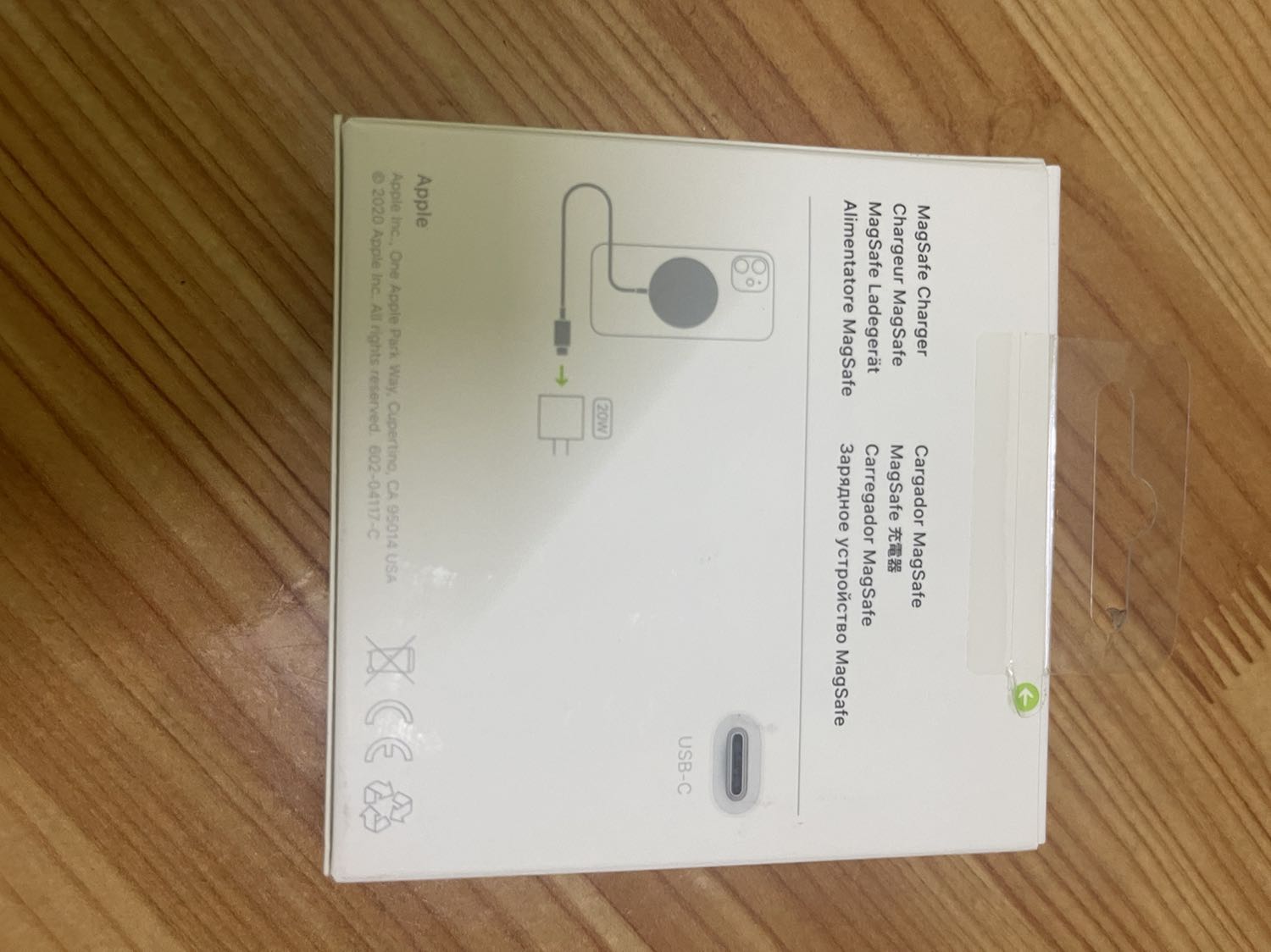 Giao nhanh, đúng sản phẩm. Nhận sạc rất êm dù xài ốp lưng dày. Mình hài lòng với sản phẩm và đợt khuyễn mãi giảm giá lần này.