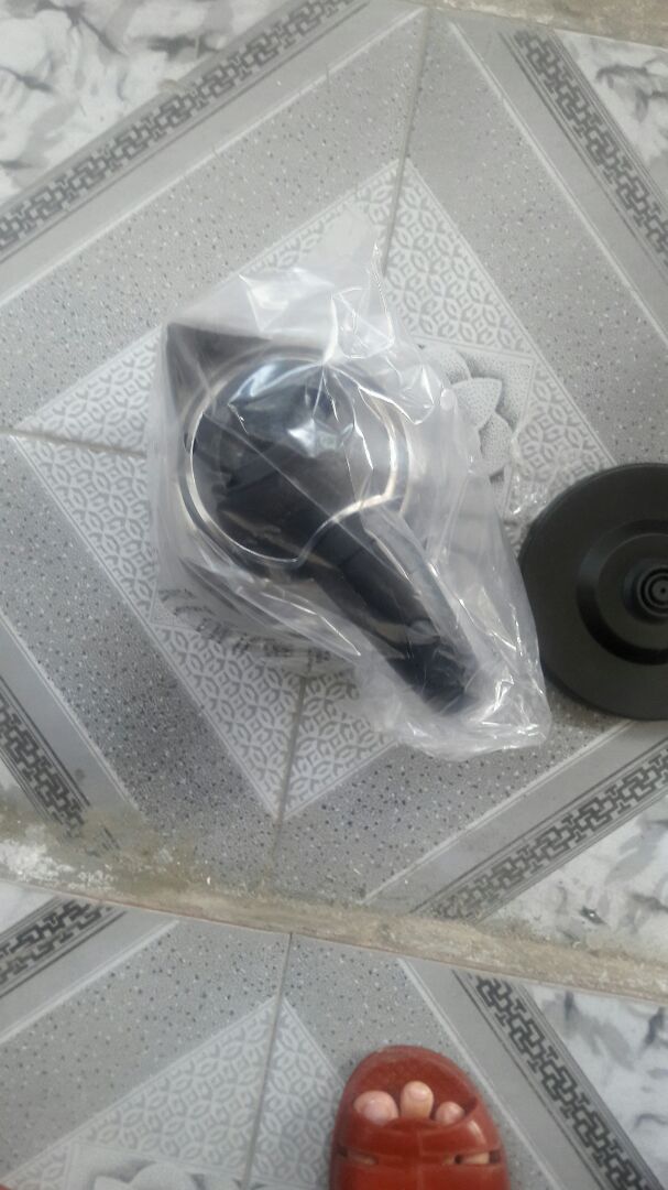 giao hàng nhanh
shop đóng gói đơn giản quá chỉ bọc hàng đúng 1 lớp nilong mỏng
ấm ghi dung tích 1.8 lít nhưng shop gửi loại 1.5 lít
đun thử nước lần đầu thấy cũng hơi ồn và thời gian sôi trễ hơn ấm cũ đang dùng
lần đầu dùng ấm đun của hãng sunhouse thật sự chưa hài lòng
